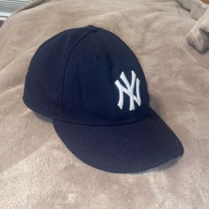 Yankees New Era Fitted Hat - Navy | Size: 6 7/8 | Unisex | New Era Hat